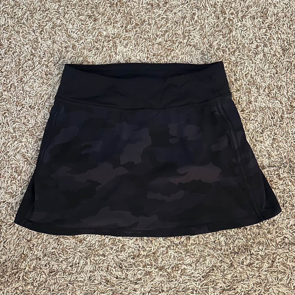 Lululemon Black Camouflage Women's Pace Skirt - Picture 2 of 4